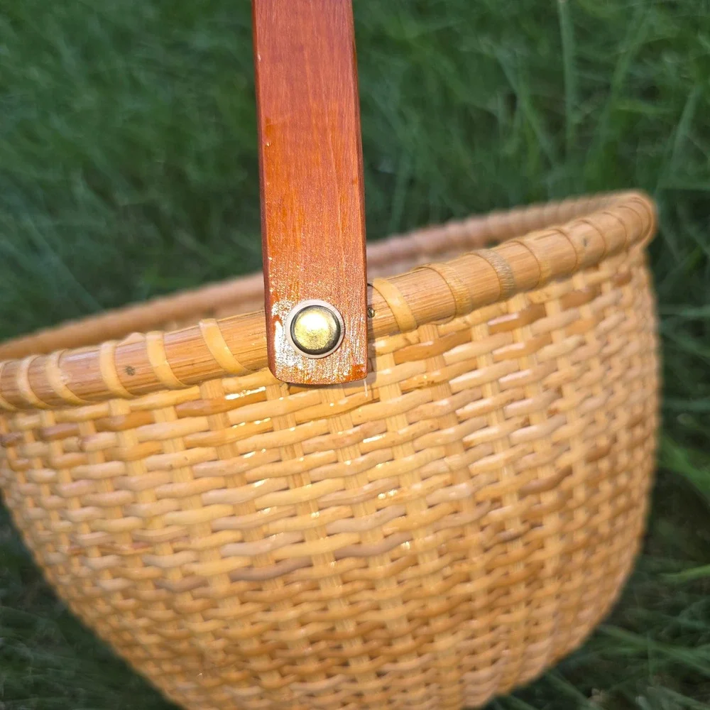 Hand Woven Nantucket Style Round Basket Wood Base Fixed Handle Honey Brown 10in